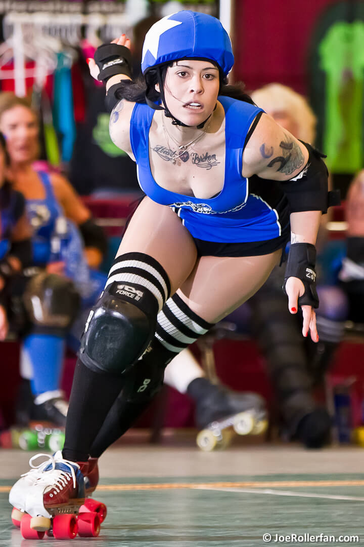 Roller Derby Full Contact Roller Skating Where 10 Girls Fly Around A Rink At Breakneck Speeds! 9