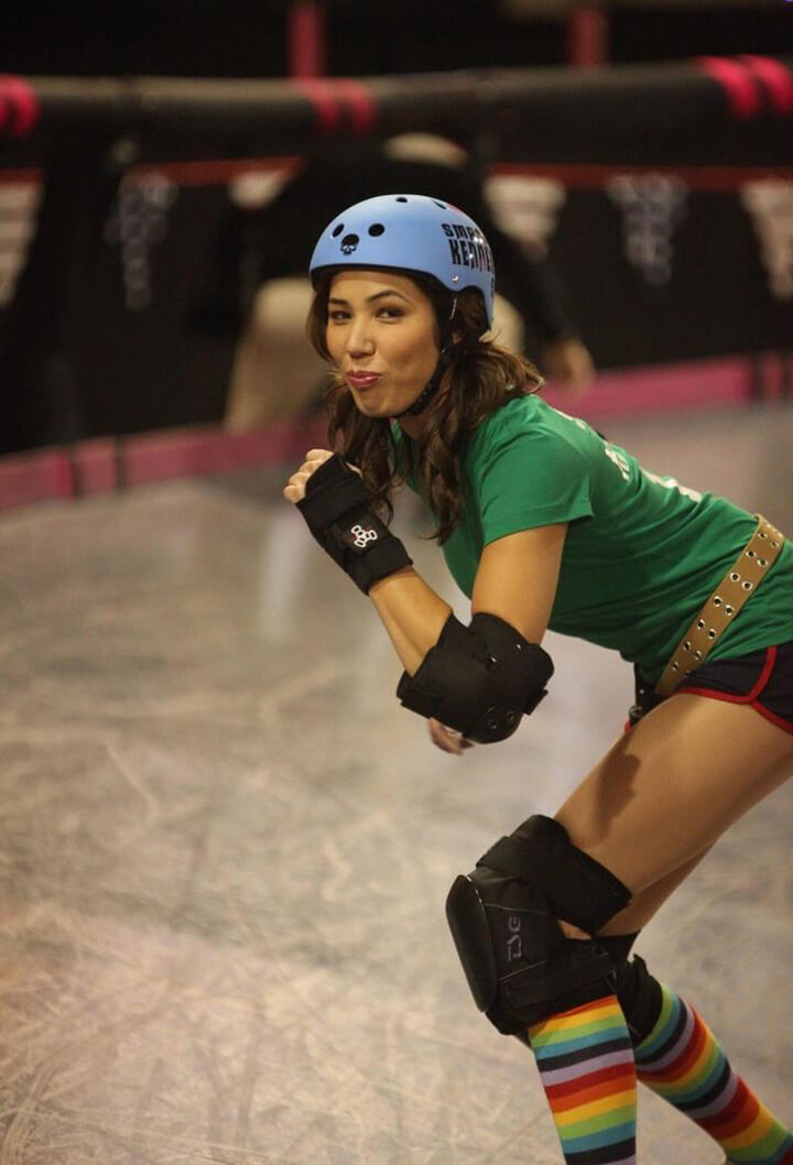 Roller Derby Full Contact Roller Skating Where 10 Girls Fly Around A Rink At Breakneck Speeds! 22