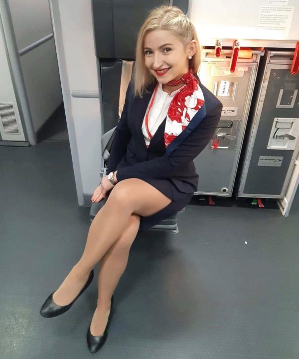 40 Sexy Flight Attendants That Need Your Attention 9