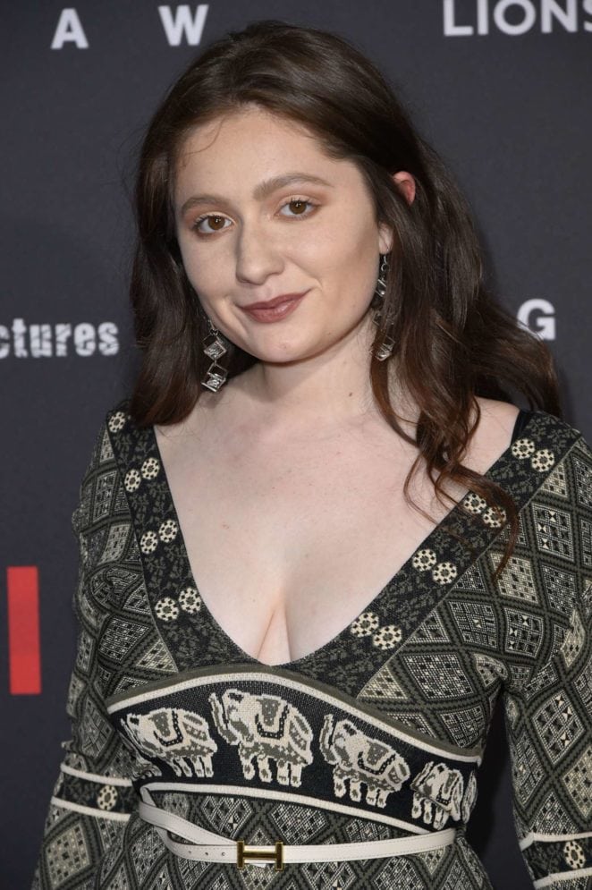 Emma Kenney Hot Pictures.