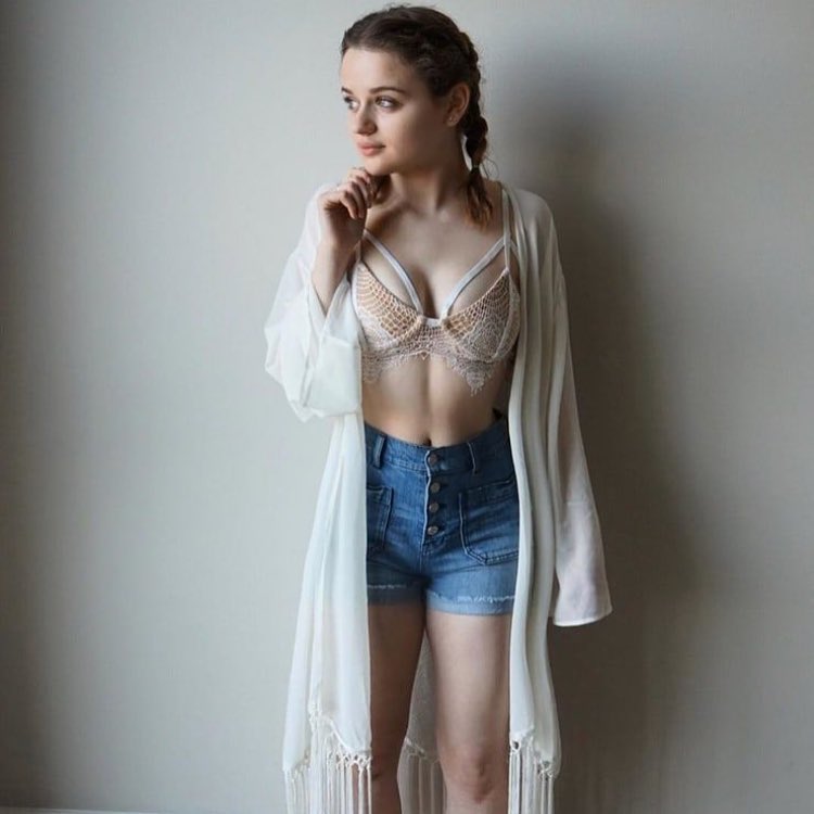 Sexy Joey King Nude & Sexy Collection (21 Photos +