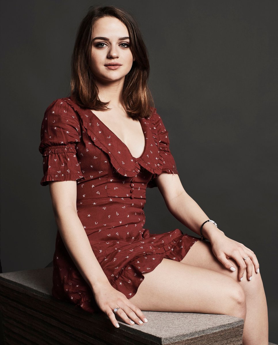 Sexy Joey King Shows Off Her Sexy Figure At The