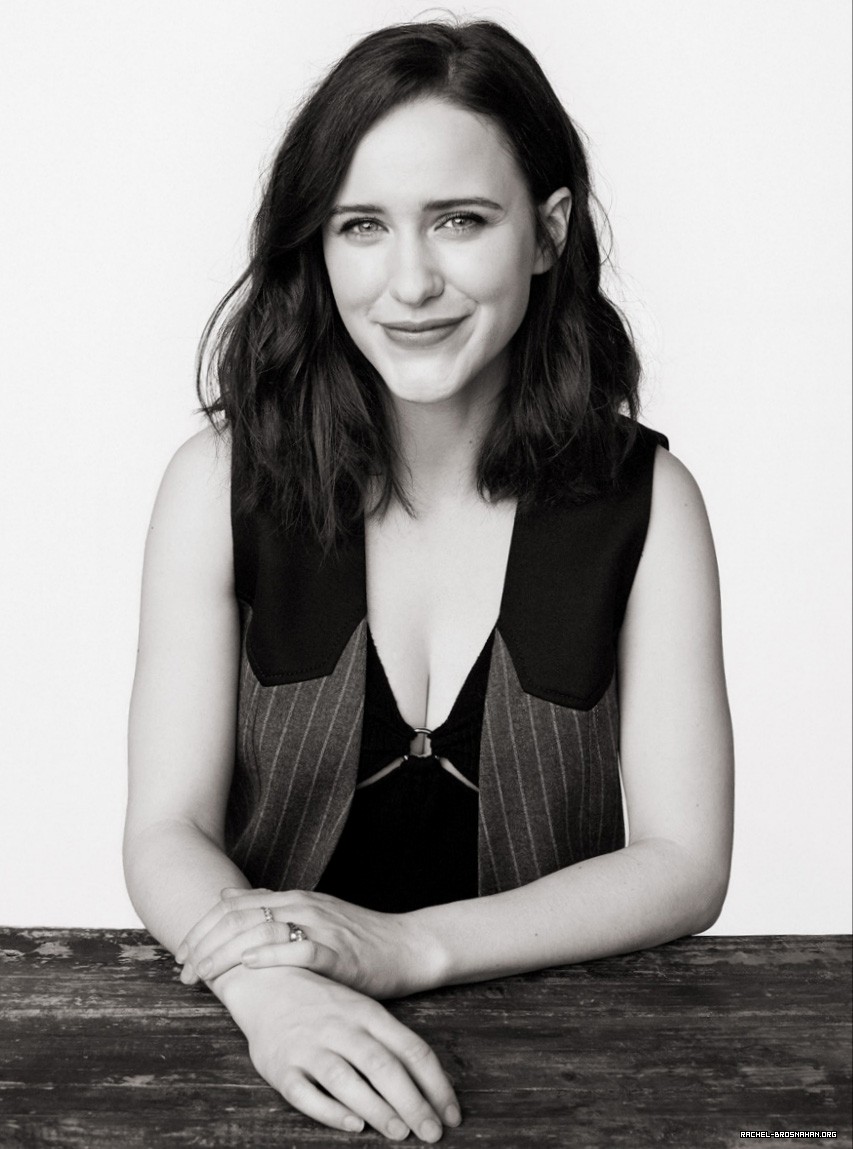 Rachel Brosnahan Sexy