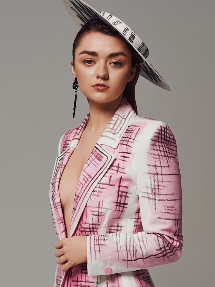 55 Sexy and Hot of Maisie Williams Pictures – Bikini, Ass, Boobs 4