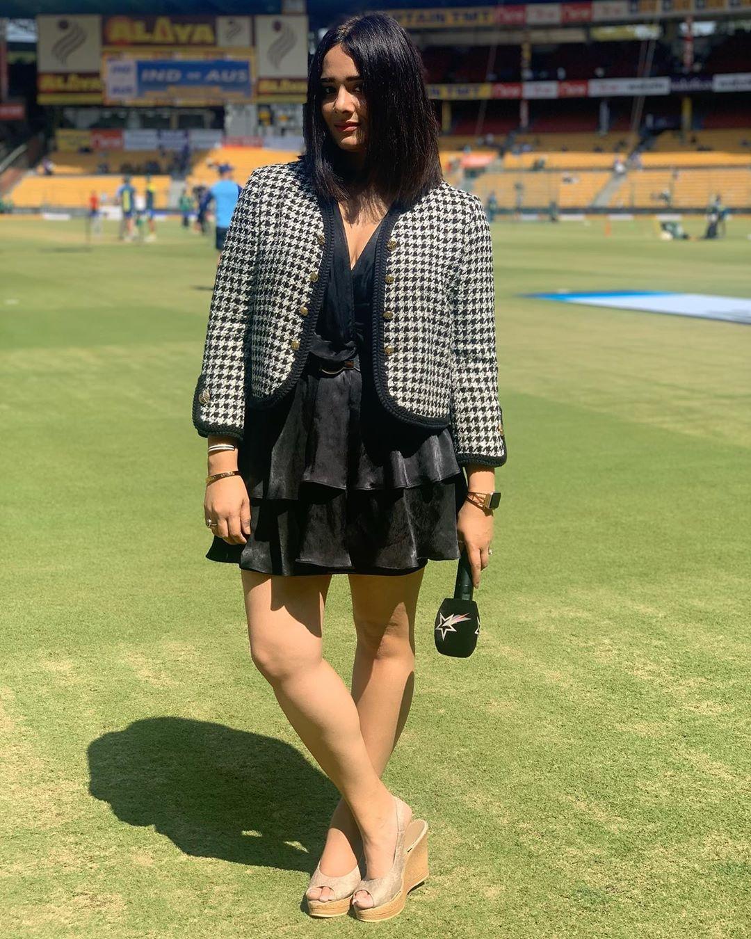 70+ Hot Pictures Of Mayanti Langer Are Like Heaven On Earth 23