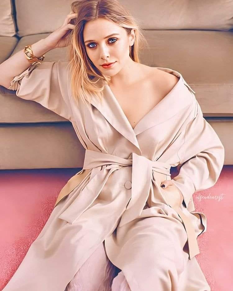 60 Sexy and Hot of Elizabeth Olsen Pictures – Bikini, Ass, Boobs 31