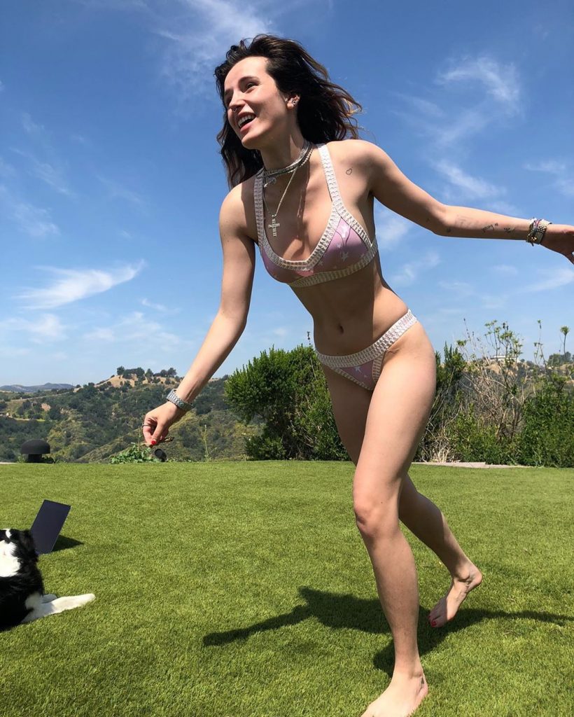 60 Sexy and Hot Bella Thorne – Bikini, Ass, Boobs 11