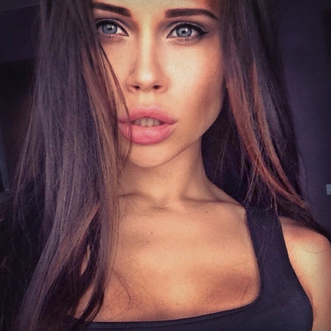 Anastasia Domanskaya-Dominic_ana-Instagirl-Instagram-Sexy-Jolie-Brune-Bikini-Russie-Russe-Rostov-on-Don-02