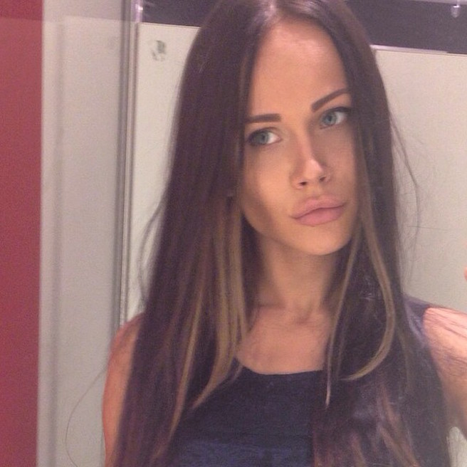 Anastasia-Domanskaya-Dominic_ana-Instagirl-Instagram-Sexy-Jolie-Brune-Bikini-Russie-Russe-Rostov-on-Don-12
