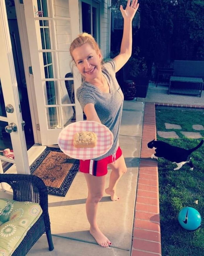 46 Angela Kinsey Nude Pictures Can Sweep You Off Your Feet 379