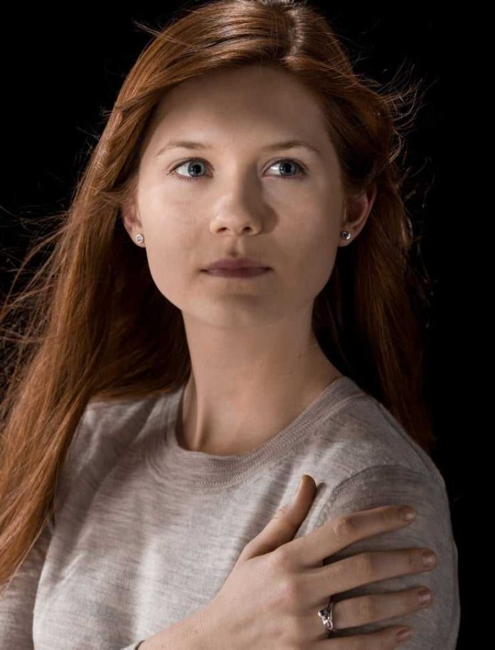 50 Bonnie Wright Nude Pictures Brings Together Style, Sassiness And Sexiness 644