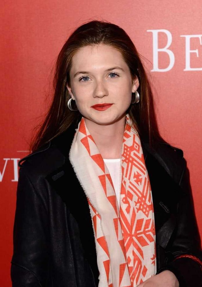 50 Bonnie Wright Nude Pictures Brings Together Style, Sassiness And Sexiness 21