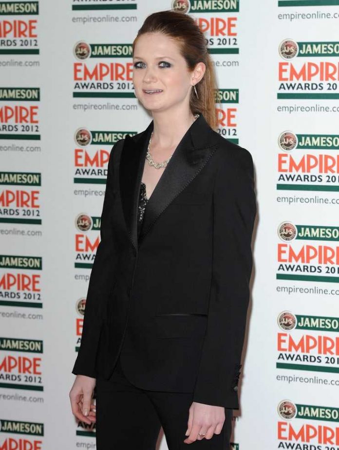 50 Bonnie Wright Nude Pictures Brings Together Style, Sassiness And Sexiness 634
