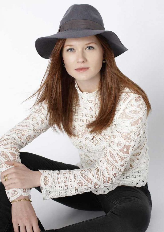 50 Bonnie Wright Nude Pictures Brings Together Style, Sassiness And Sexiness 624