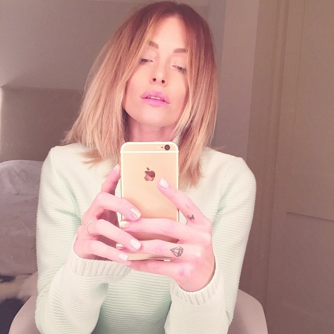 Caroline Receveur-Instagirl-Instagram-Sexy-Jolie-Fille-Blonde-Blogueuse-Mode-TV-NRJ12-France-Francaise-effronte-01