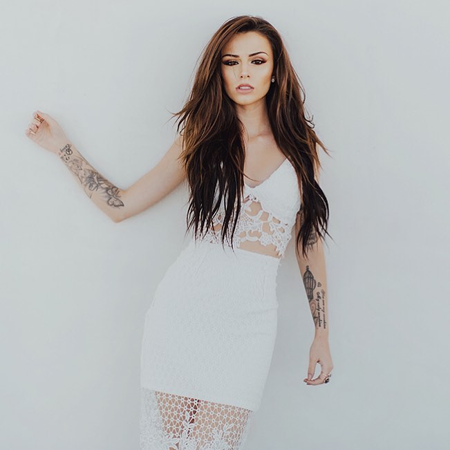 50 Cher Lloyd Nude Pictures Present Her Wild Side Glamor 32