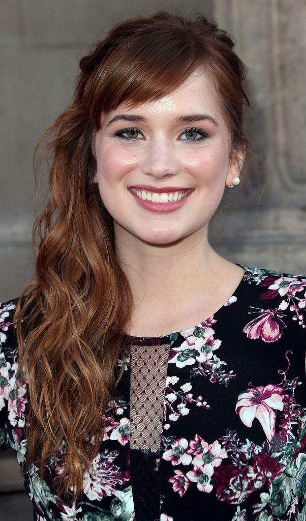 70+ Hot Pictures Of Elizabeth Lail Which Will Get You Addicted To Her Sexy Body 16