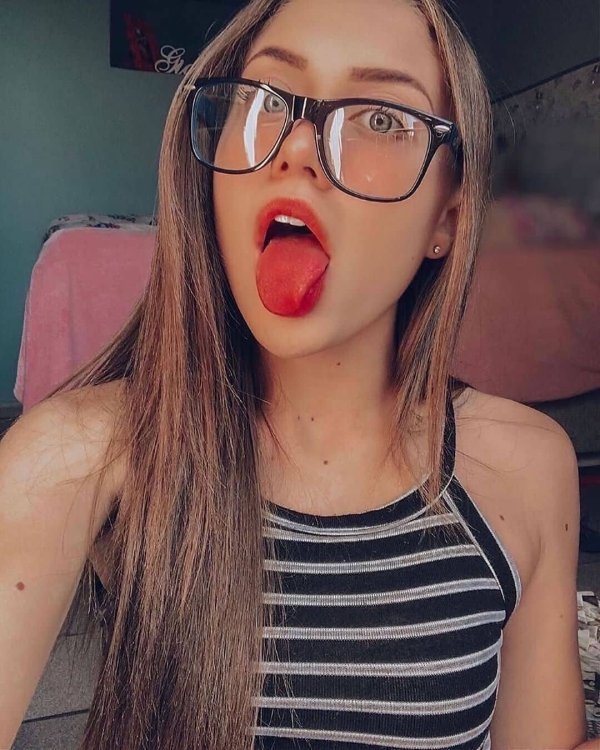29 Sexy Girls In Glasses 22