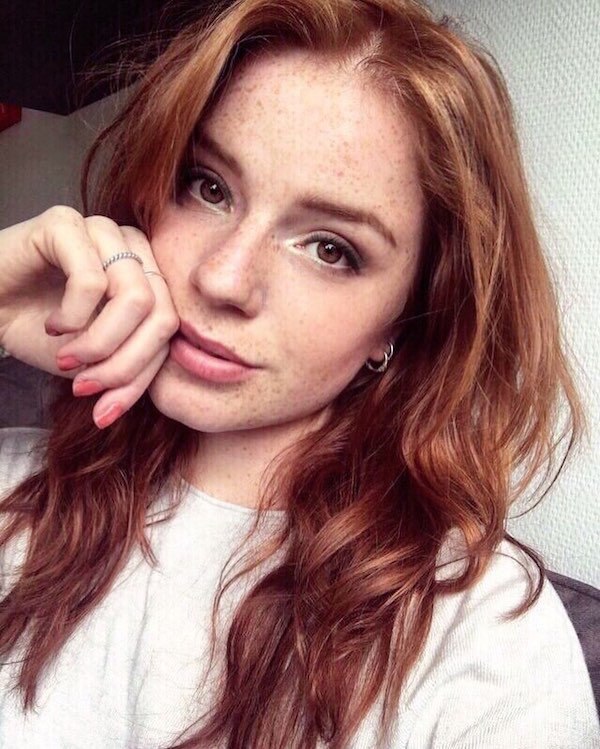 32 Hot Girls With Freckles 17