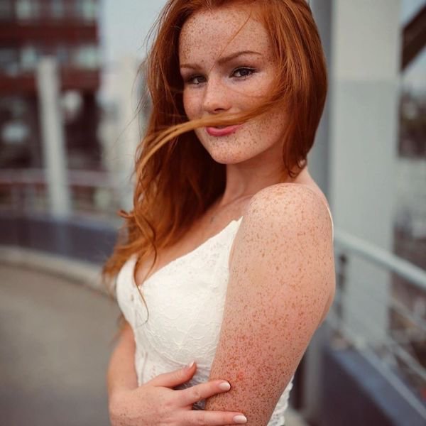 32 Hot Girls With Freckles 22