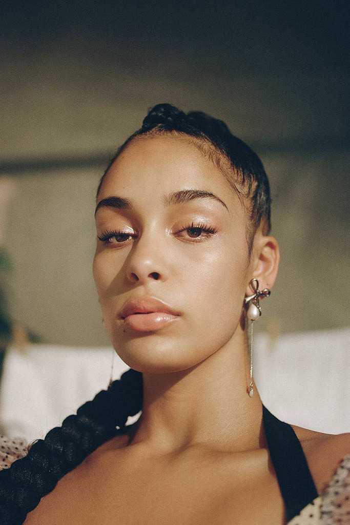 70+ Hot Pictures Of Jorja Smith Which Will Make Your Day 11