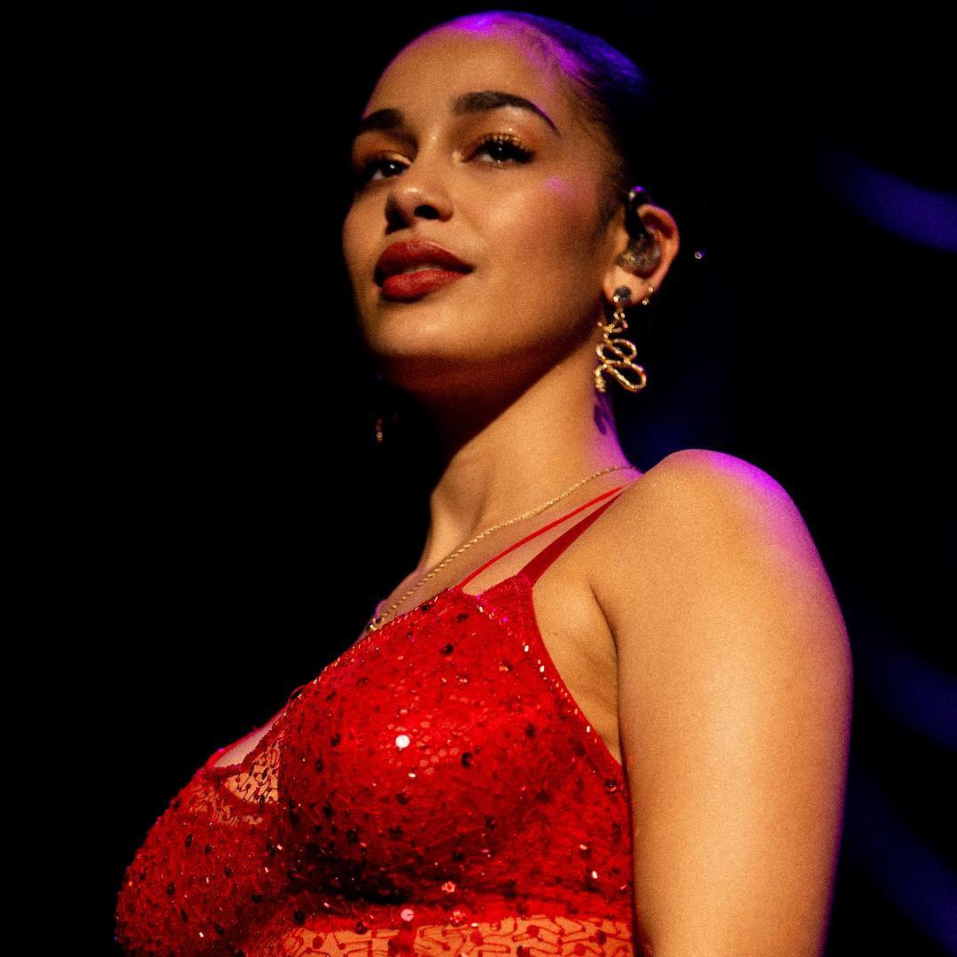 Jorja Smith sexy photo