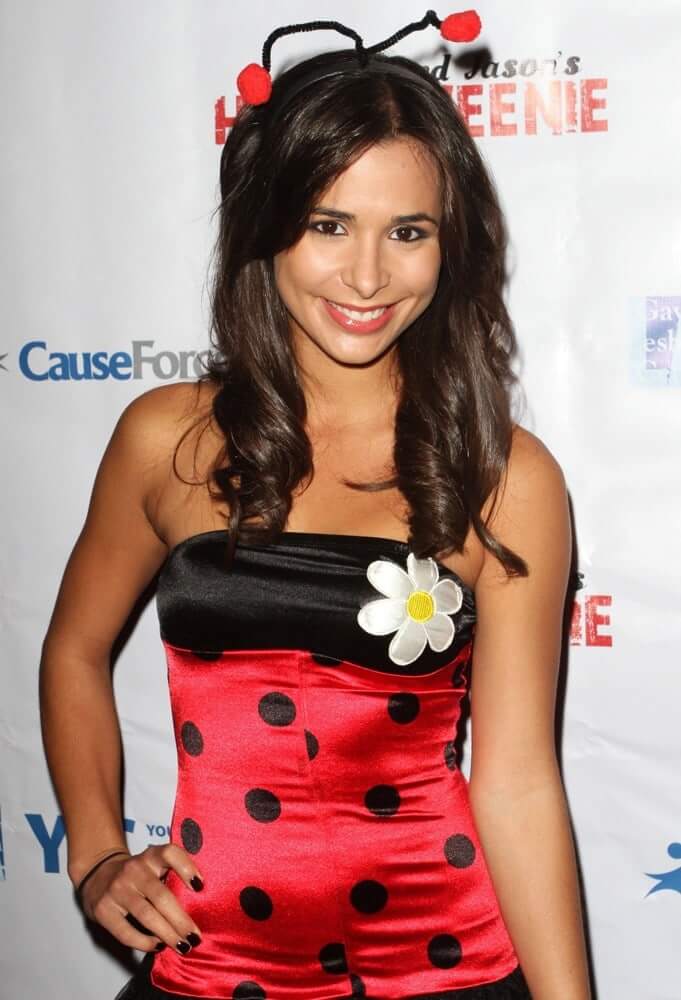 49 Josie Loren Nude Pictures Which Are Sure To Keep You Charmed With Her Charisma 9