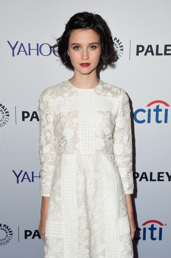 Julia Goldani Telles on Yahoo