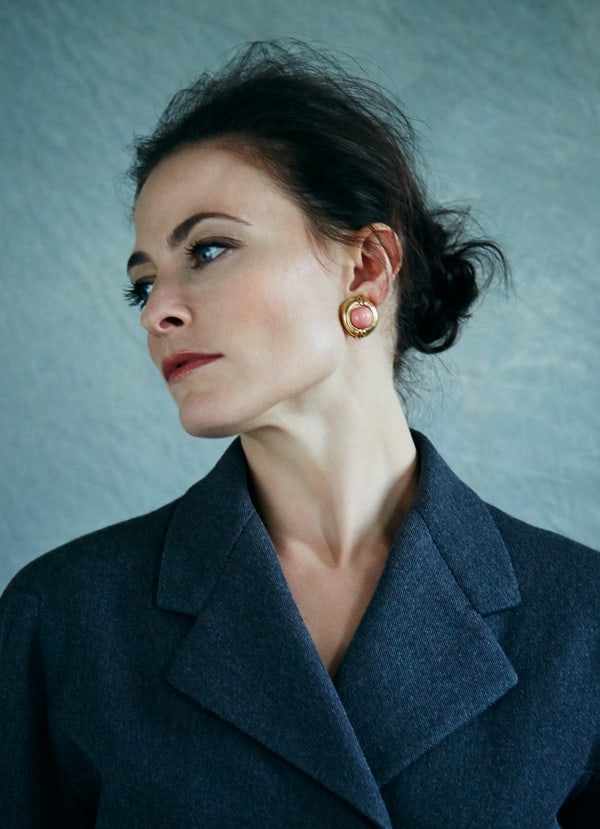 49 Lara Pulver Nude Pictures Will Make You Crave For More 27