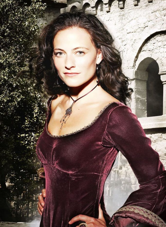 49 Lara Pulver Nude Pictures Will Make You Crave For More 434
