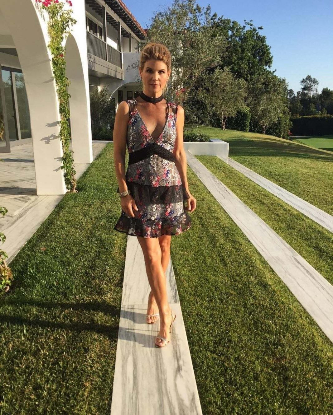 49 Lori Loughlin Nude Pictures Uncover Her Attractive Physique 16