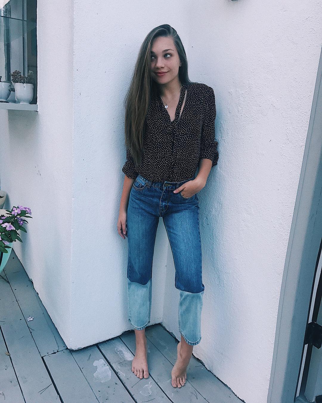 Maddie Ziegler Hot in Jeans