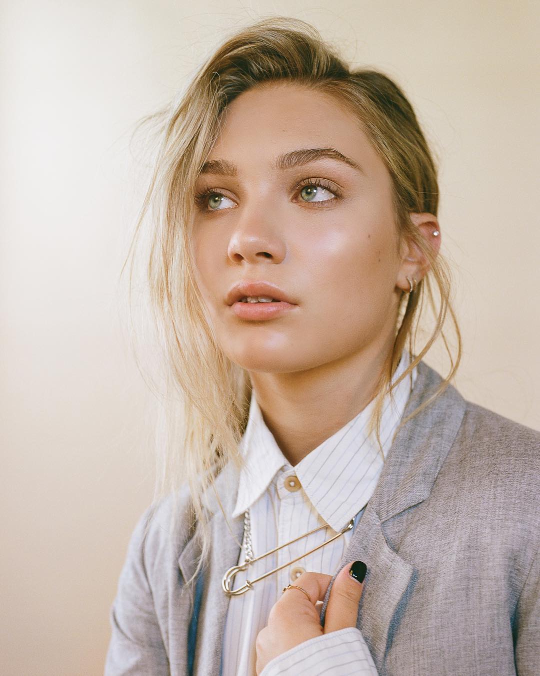 Maddie Ziegler on Photoshoot Pics