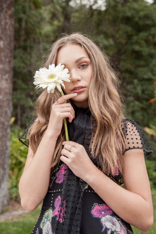 Maddie Ziegler with Beautifull Flower