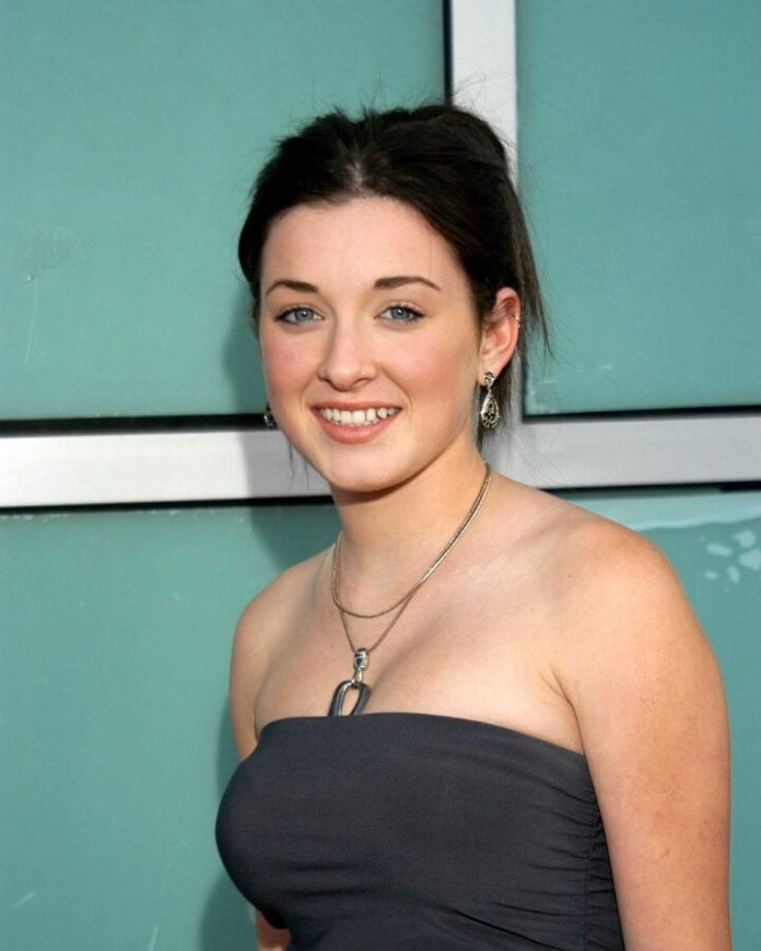 49 Margo Harshman Nude Pictures Are An Exemplification Of Hotness 10