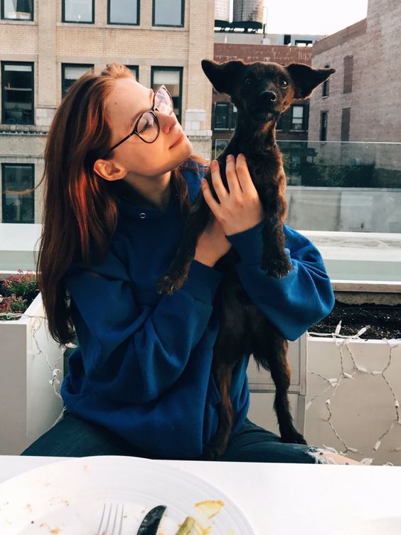 Mina Sundwall with Dog