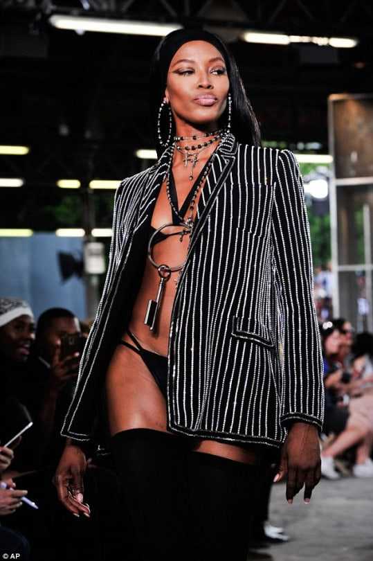 50 Naomi Campbell Nude Pictures Are An Exemplification Of Hotness 45