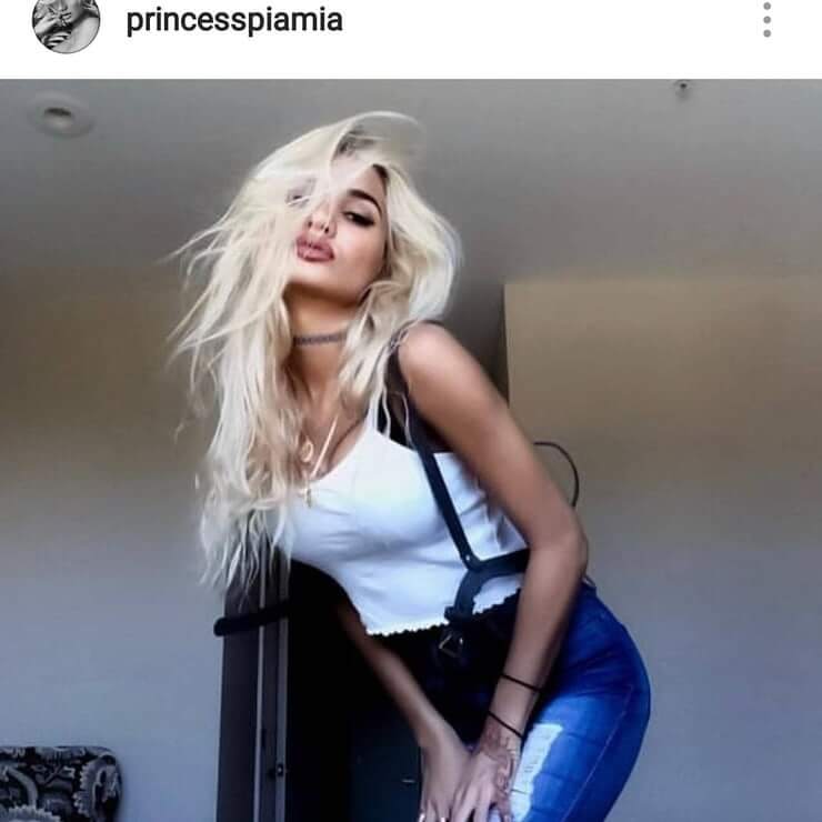 PiaMia lovely ass