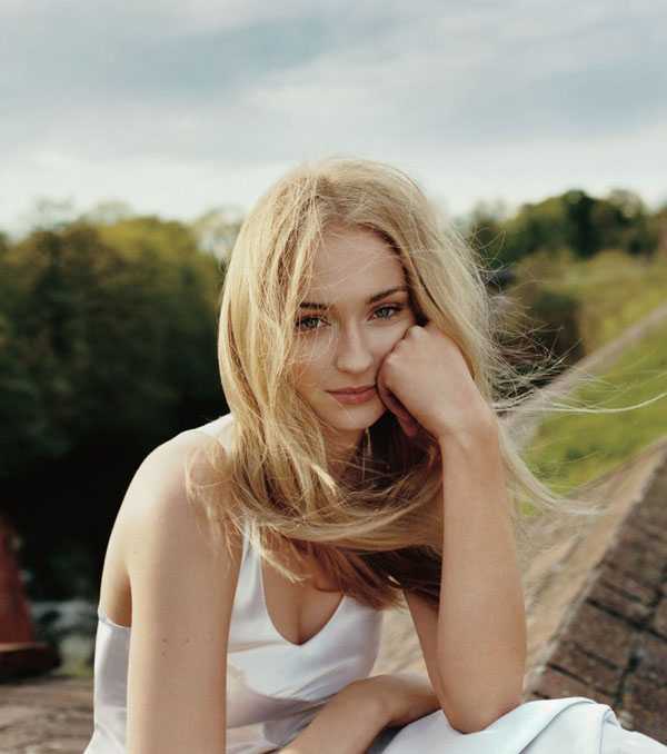 45 Sexy and Hot of Sophie Turner Pictures – Bikini, Ass, Boobs 35