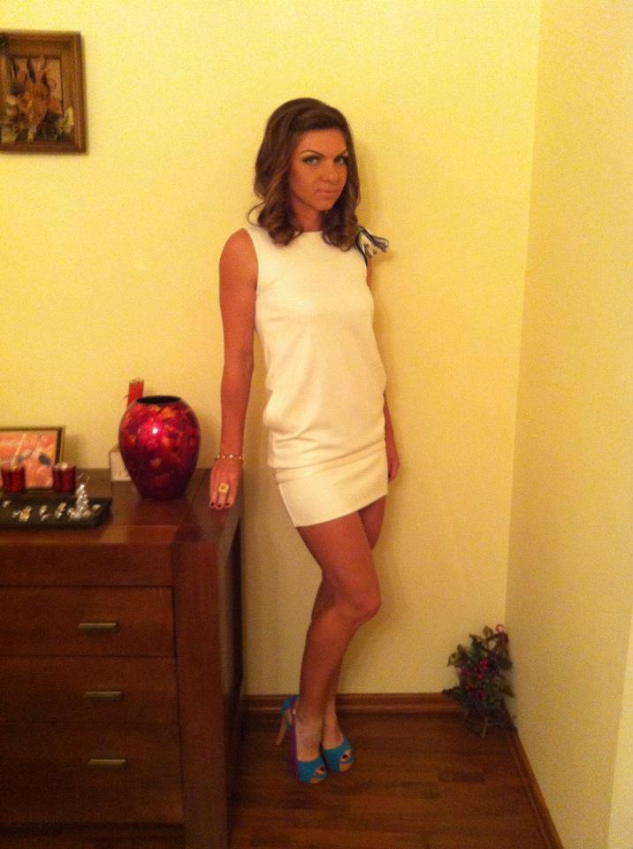 Simona Halep white dress sexy