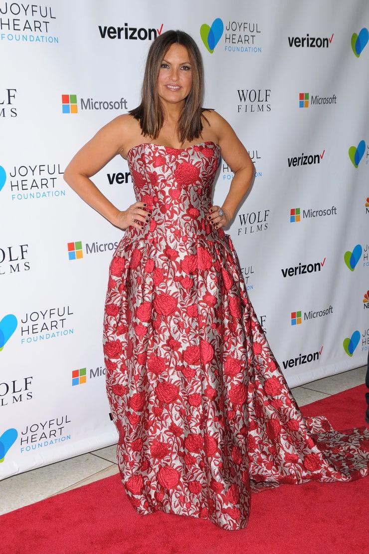 70+ Hot Pictures Of Mariska Hargitay Are Too Damn Hot For Even Her Fans 27