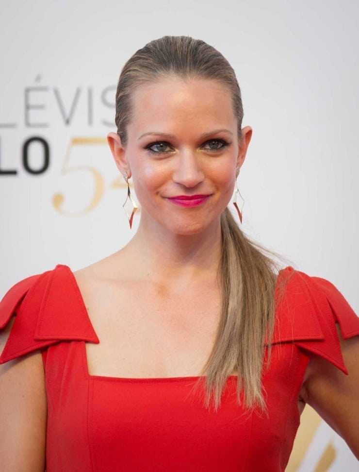 70+ Hot Pictures Of A.J Cook From Criminal Minds Will Make You Day 3