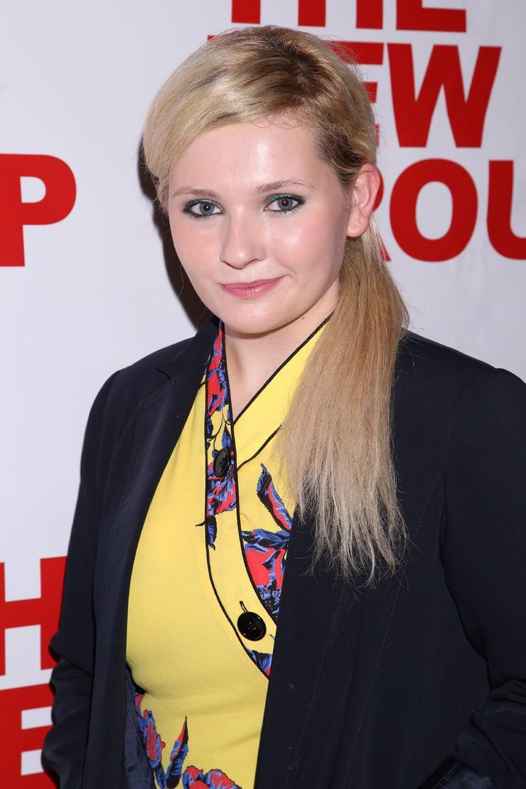 70+ Hot Pictures Of Abigail Breslin Are Epitome Of Sexiness 23