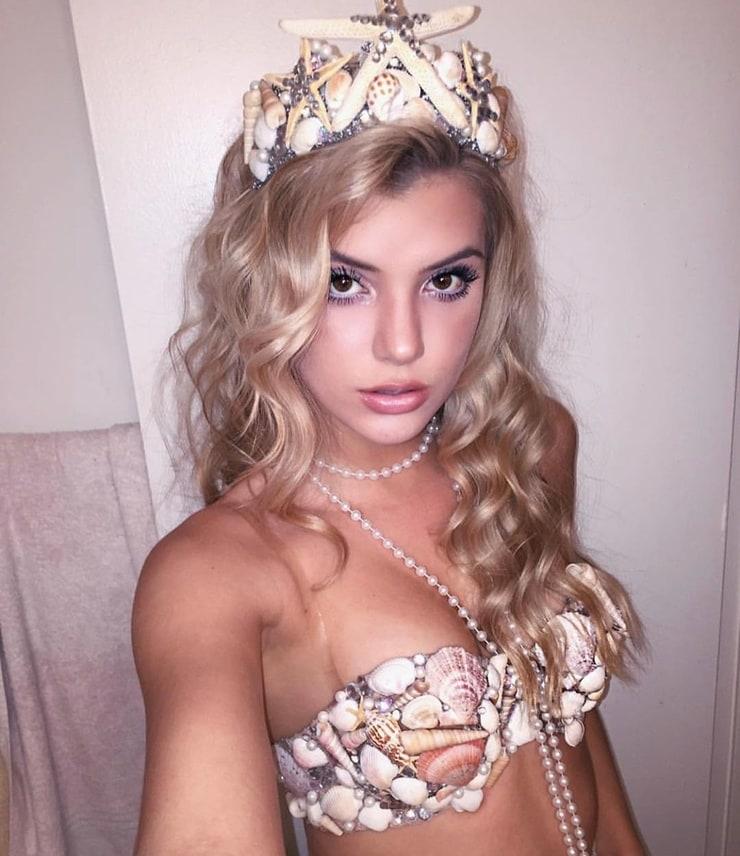 70+ Hot Pictures Of Alissa Violet Which Prove She Is The Sexiest Woman On The Planet 12