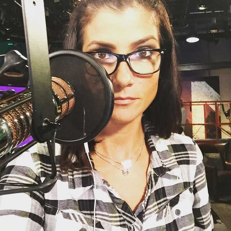 70+ Hot Pictures Of Dana Loesch Are So Damn Sexy That We Don’t Deserve Her 349