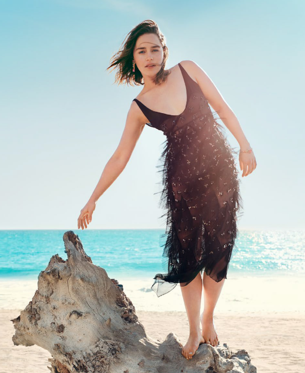 58 Sexy and Hot of Emilia Clarke Pictures – Bikini, Ass, Boobs 330