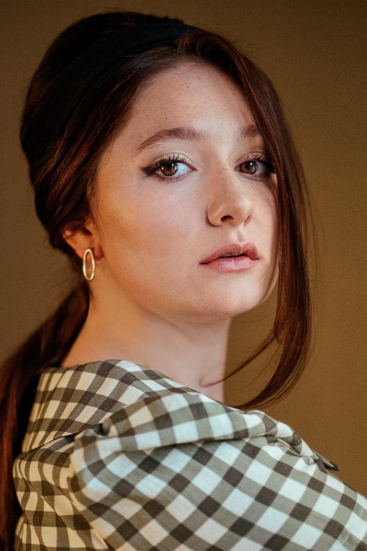 70+ Hot Pictures Of Emma Kenney From Shameless 69