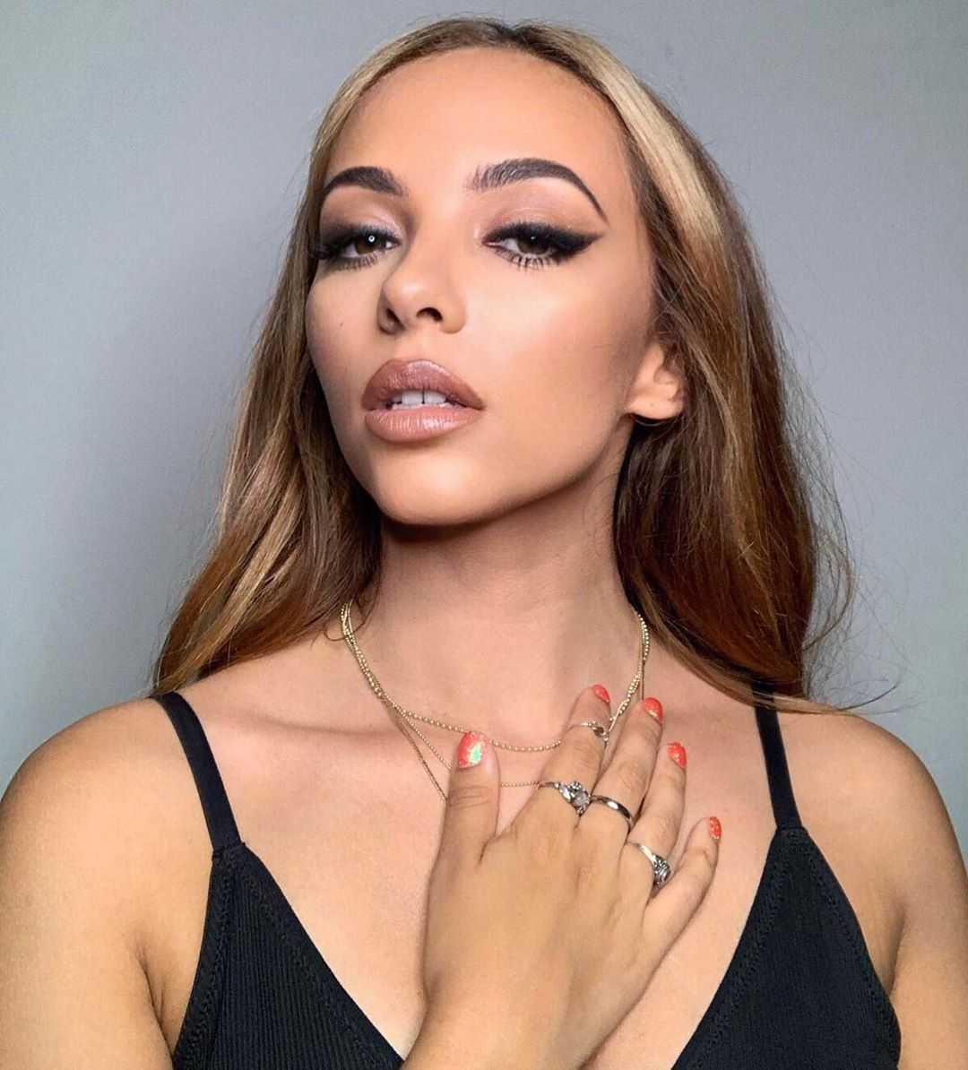 jade thirlwall hot cleavage