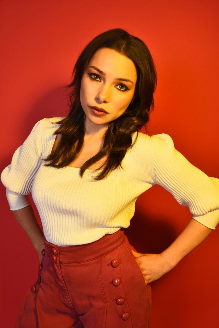 70+ Hot Pictures Of Jessica Parker Kennedy Which Will Make Your Day A Win 20