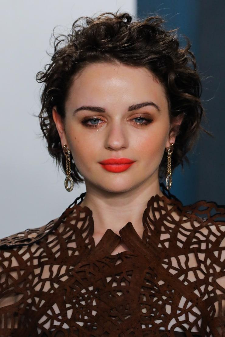 70+ Hot And Sexy Pictures Of Joey King Exposes Her Curvy Body 21